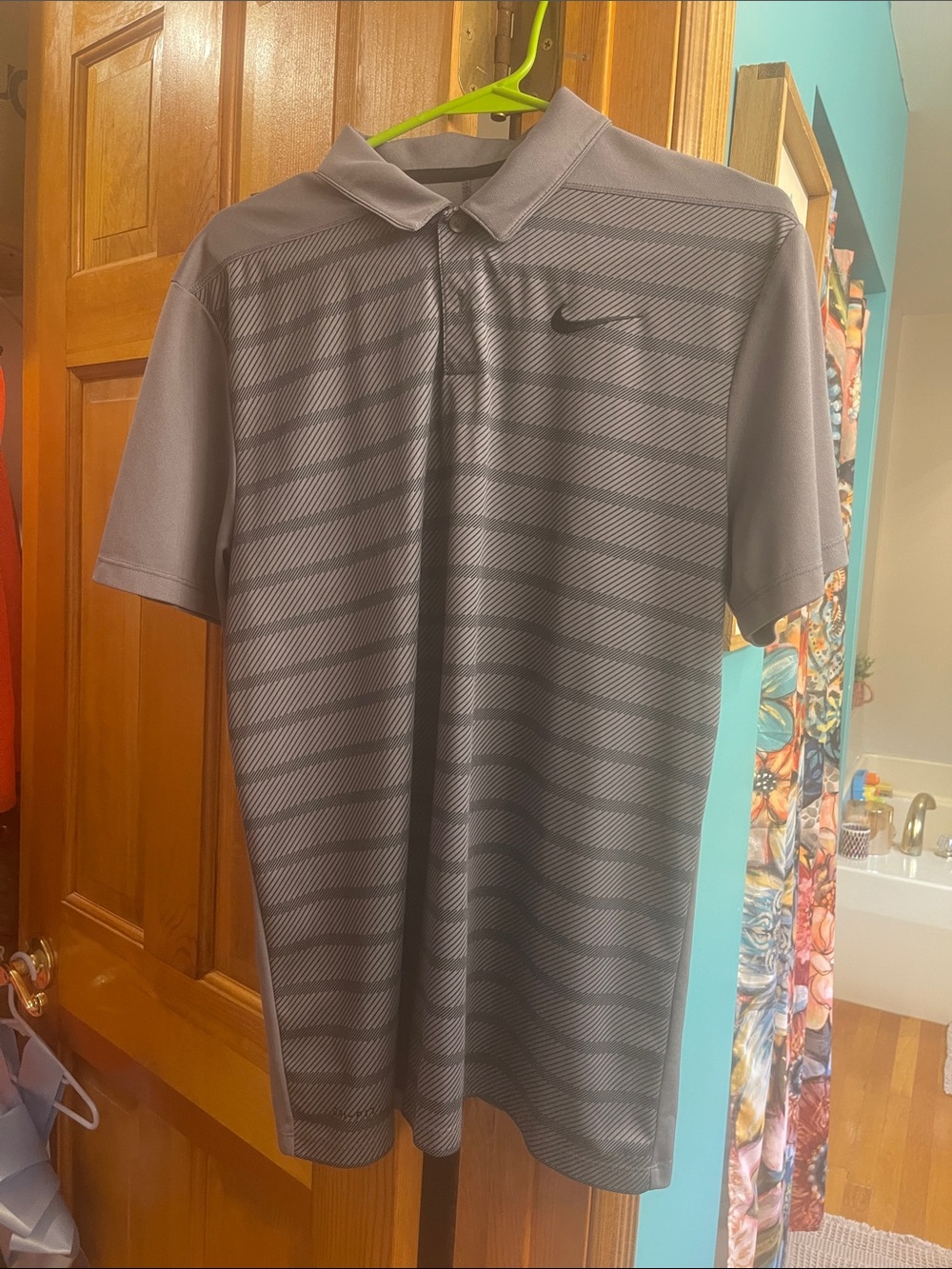 Nike Men’s Gray Diagonal-Striped Polo